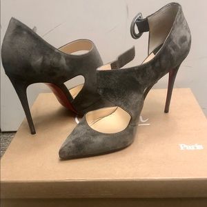 Christian Louboutin Velours Sharpeta pumps